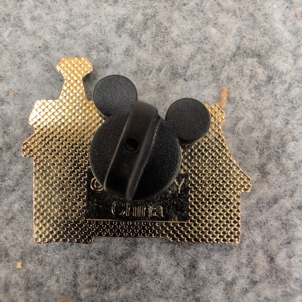 Disney Toontown Firehouse Enamel Trading Pin Mickey Mouse Disneyland Red Yellow - Picture 3 of 4